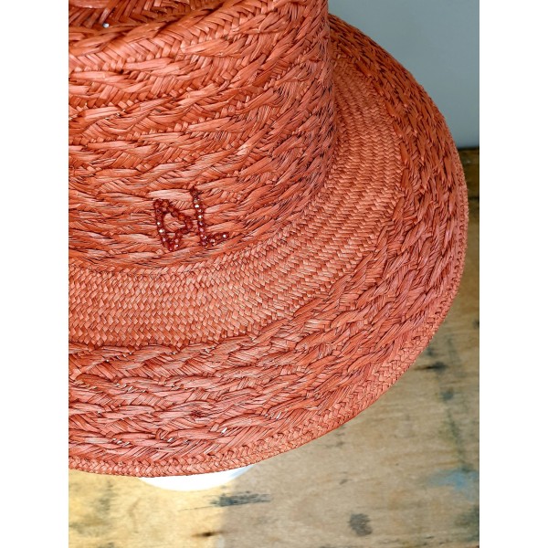 Dilara Latrous vasarinė skrybėlė